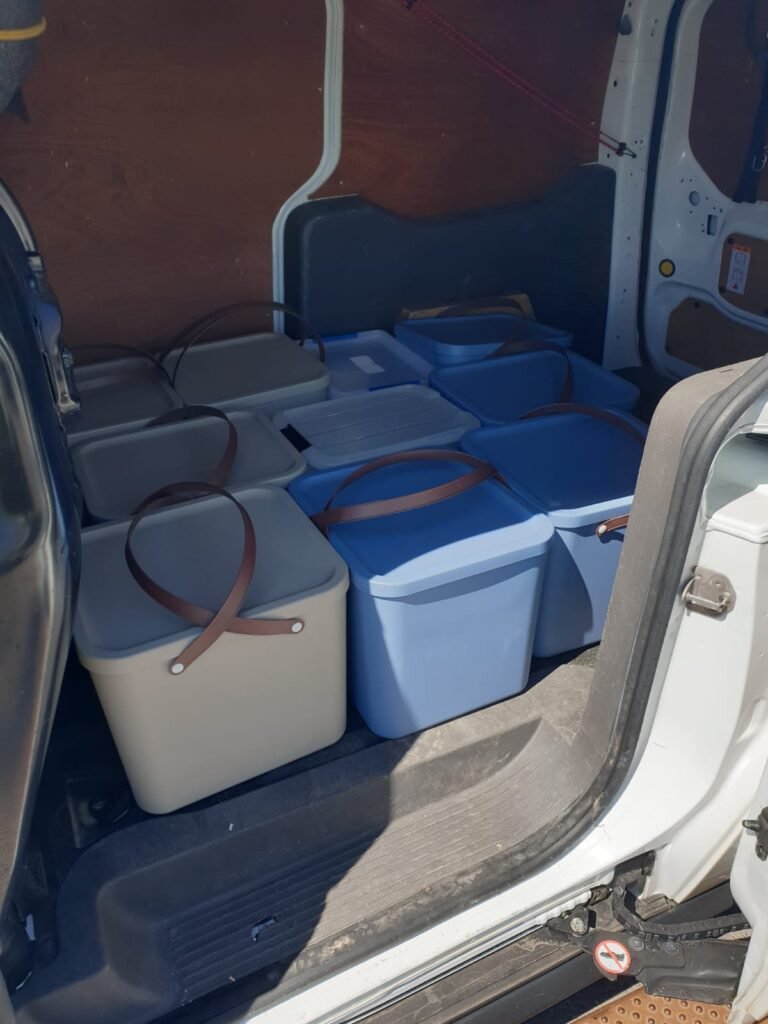 Mixed goods secured for safe B2B courier delivery